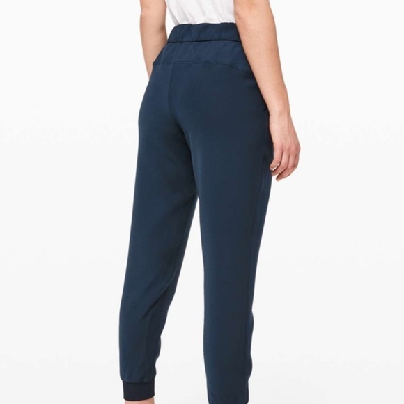 Lululemon On The Fly Jogger True Navy - Picture 2 of 7
